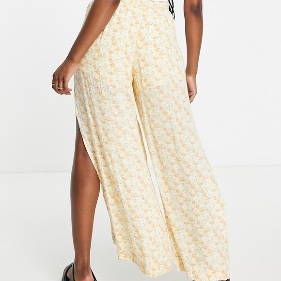 Hollister Floral Yellow Side Slit Wide Leg Pants - Picture 2 of 6